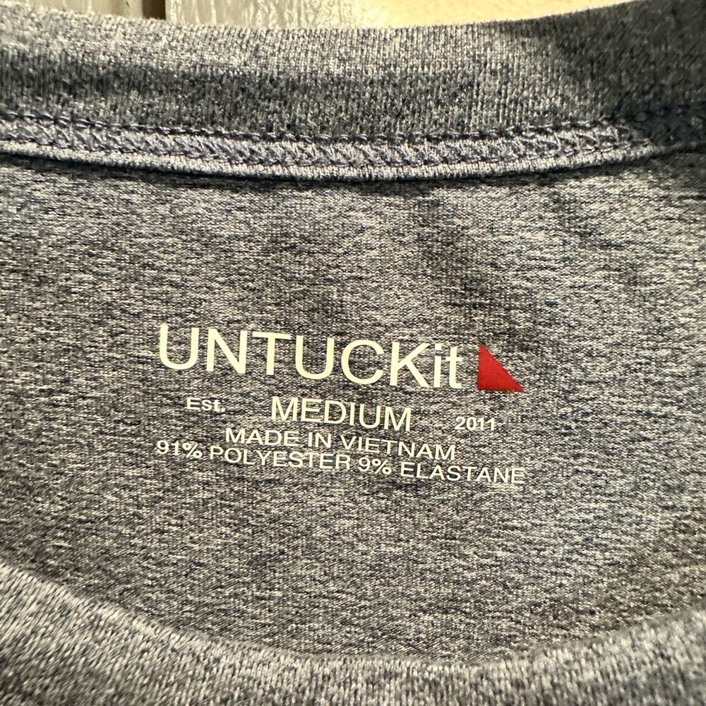Untuckit Men’s Blue‎ Tee Medium - Picture 3 of 4